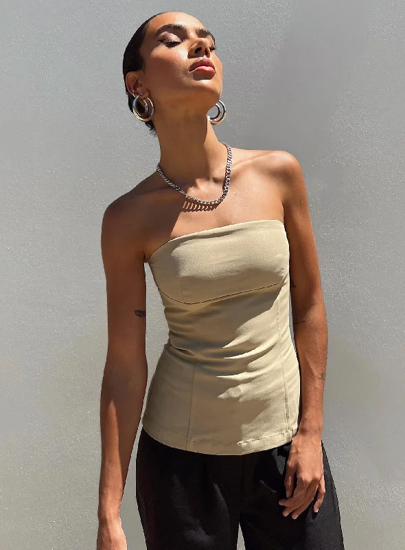 knot - front women tube top for a unique and flattering detailWesanders Strapless Top Camel