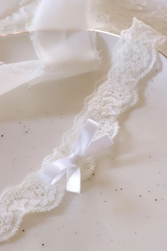 adjustable - length women gartersBOW | SIMPLE WHITE LACE GARTER