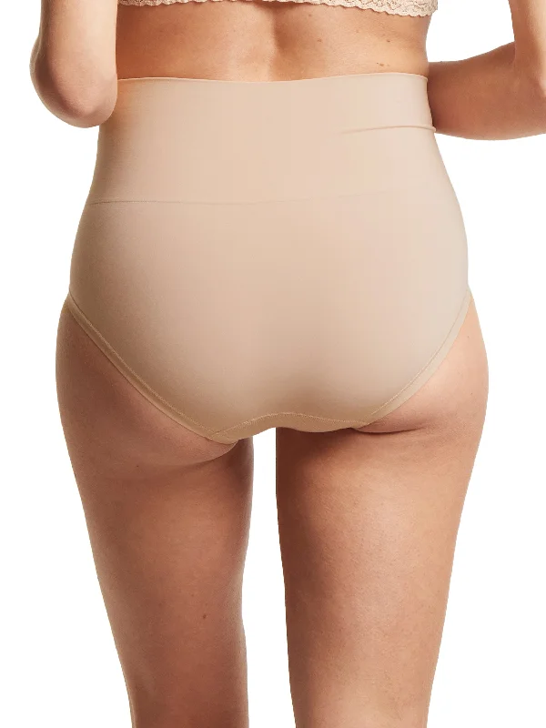 women boyshort for postpartum comfortHANKY PANKY BODY™ Boyshort Chai