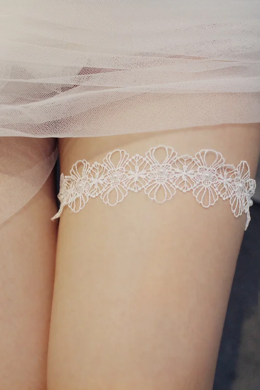 handmade women garters craftsmanshipLace Wedding Garter with Pearls CZ0313